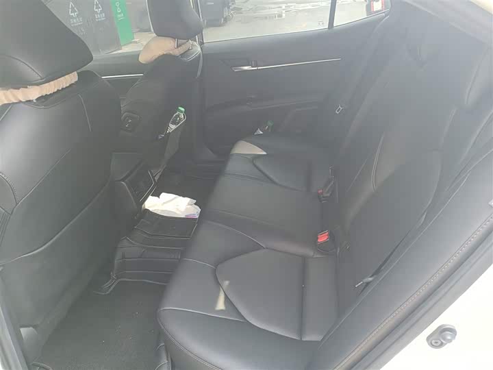 Фото 15 - Toyota Camry