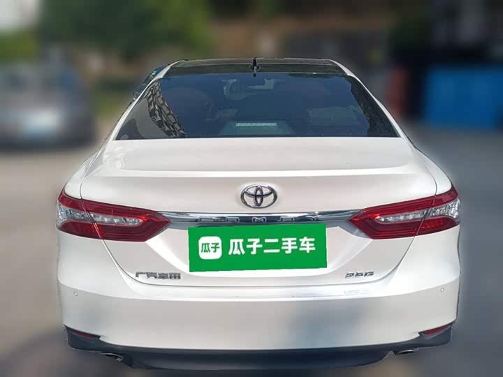 Фото 28 - Toyota Camry