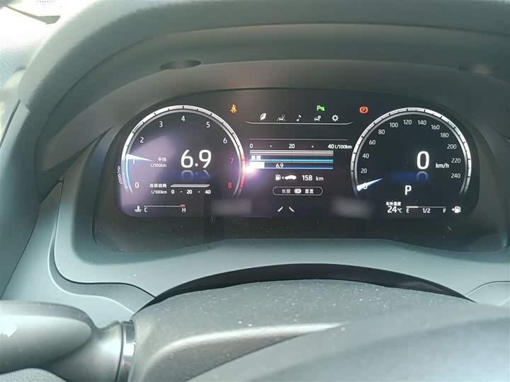 Фото 4 - Toyota Camry