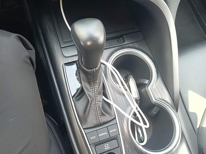 Фото 7 - Toyota Camry