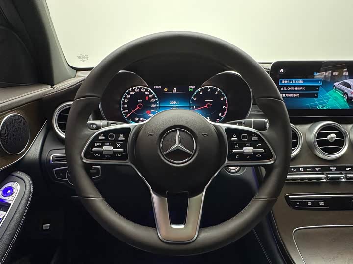 Фото 16 - Mercedes-Benz GLC-Class