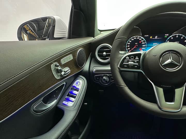 Фото 19 - Mercedes-Benz GLC-Class