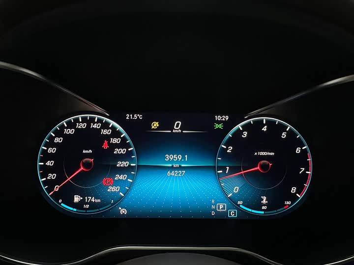 Фото 21 - Mercedes-Benz GLC-Class