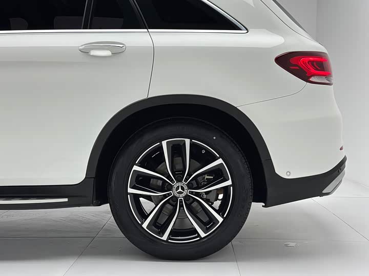 Фото 22 - Mercedes-Benz GLC-Class