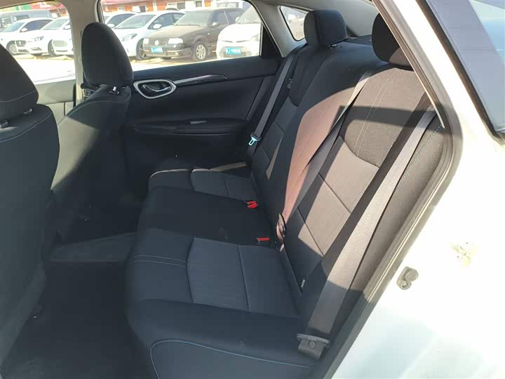 Фото 17 - Nissan Sylphy EV