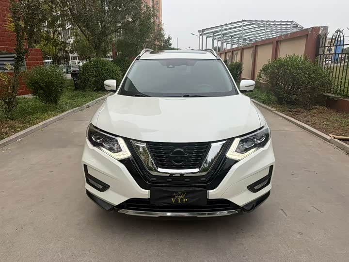 Фото 2 - Nissan X-Trail