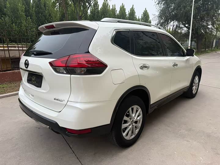 Фото 9 - Nissan X-Trail