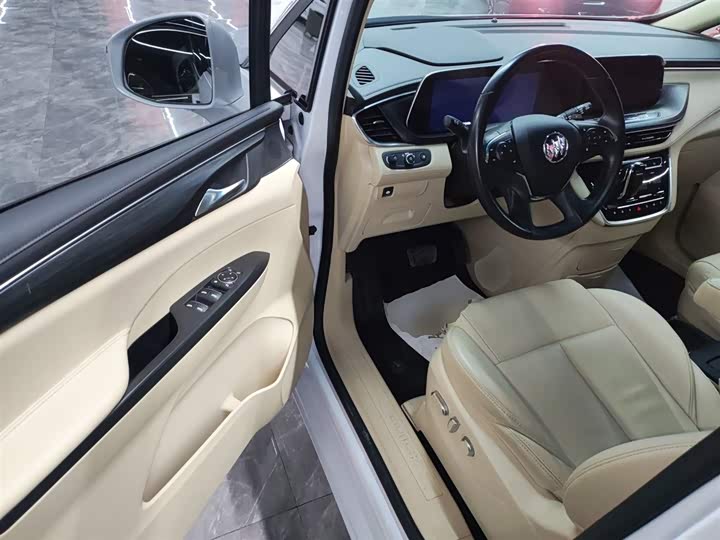 Фото 16 - Buick GL8 ES