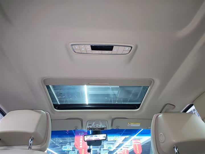 Фото 18 - Buick GL8 ES