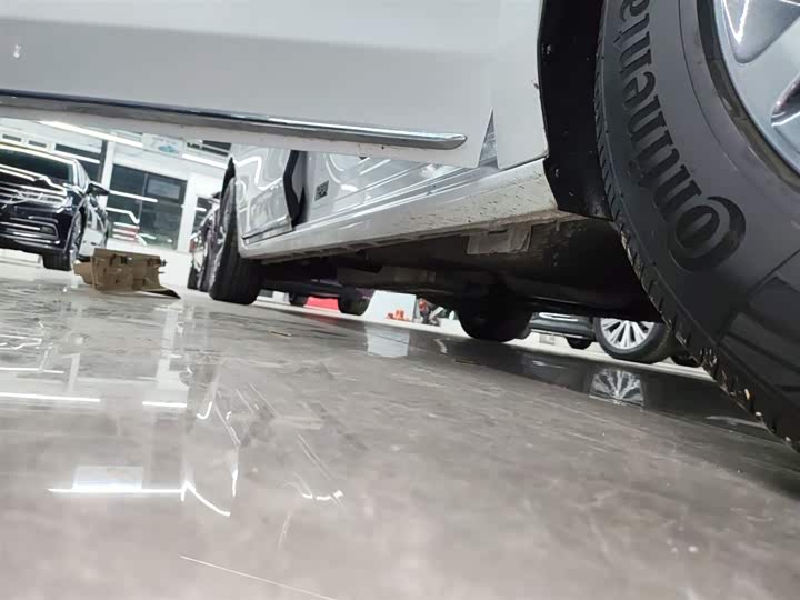 Фото 21 - Buick GL8 ES