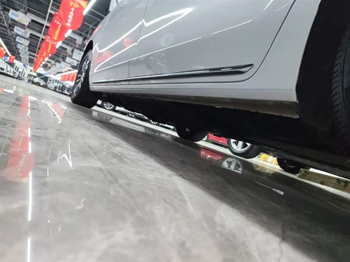 Фото 22 - Buick GL8 ES