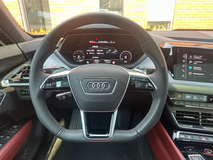 Фото 11 - Audi e-tron GT