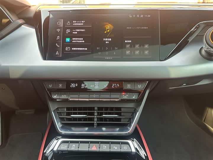 Фото 14 - Audi e-tron GT