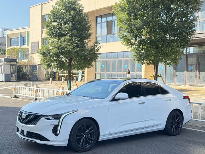 Фото 1 - Cadillac CT4