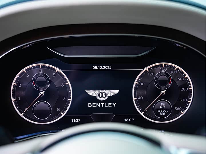 Фото 21 - Bentley Flying Spur
