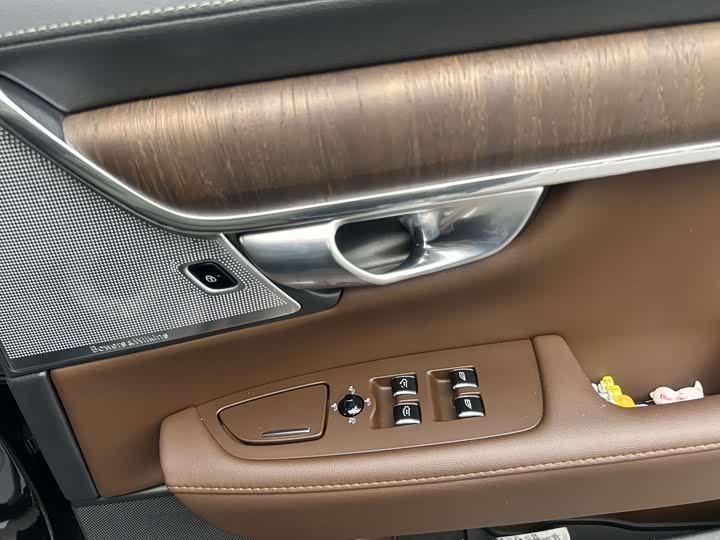 Фото 21 - Volvo S90 Hybrid