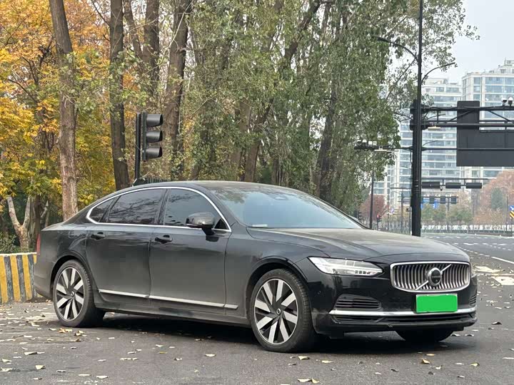 Фото 3 - Volvo S90 Hybrid