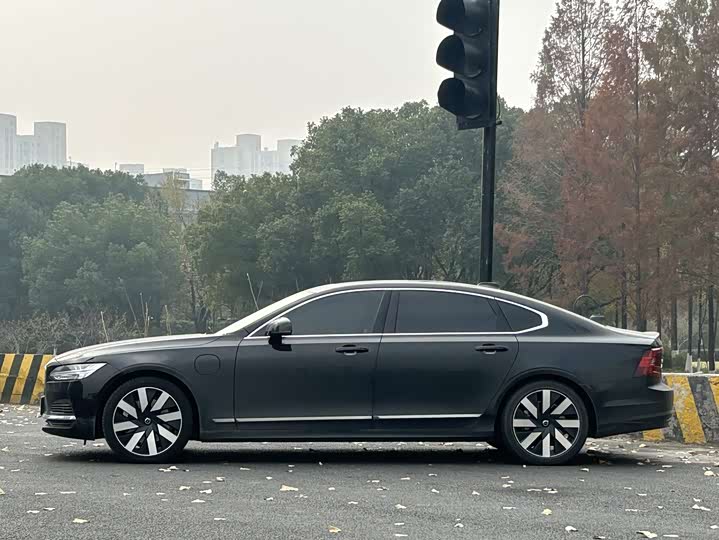 Фото 4 - Volvo S90 Hybrid