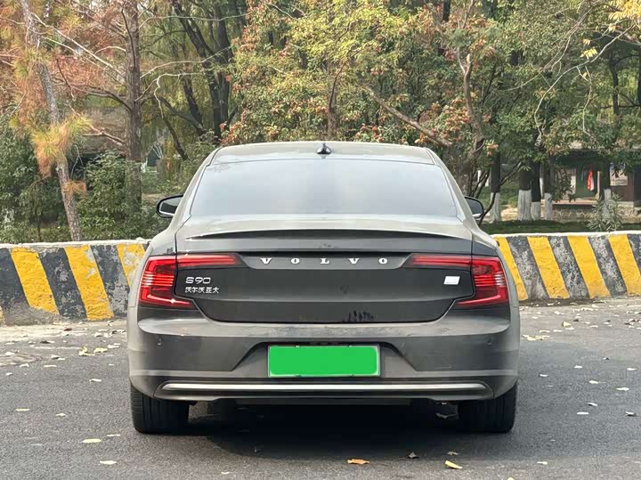 Фото 6 - Volvo S90 Hybrid
