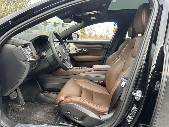 Фото 8 - Volvo S90 Hybrid