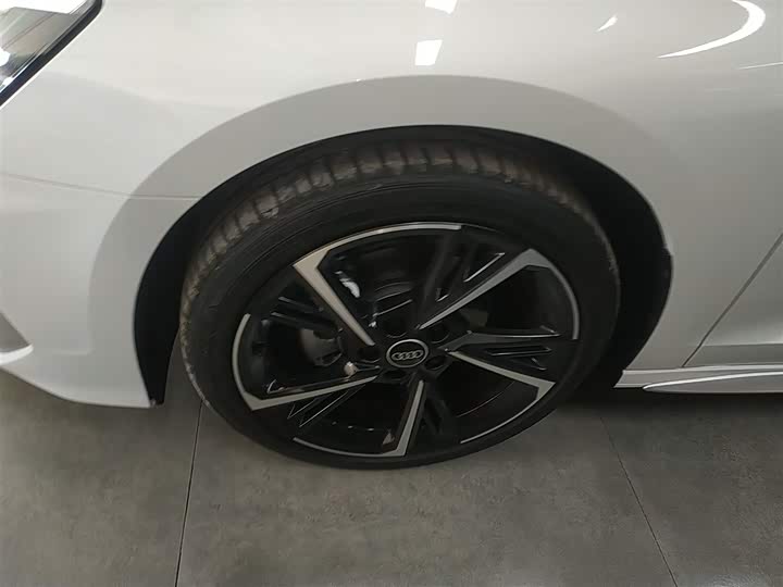 Фото 23 - Audi A3