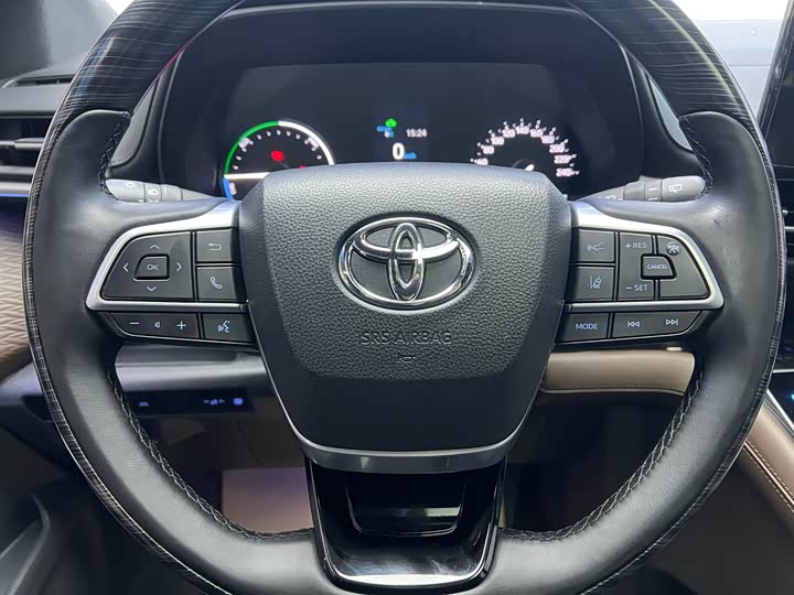 Фото 12 - Toyota Sienna