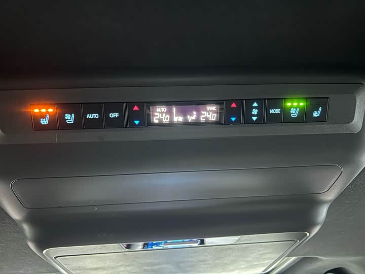 Фото 21 - Toyota Sienna