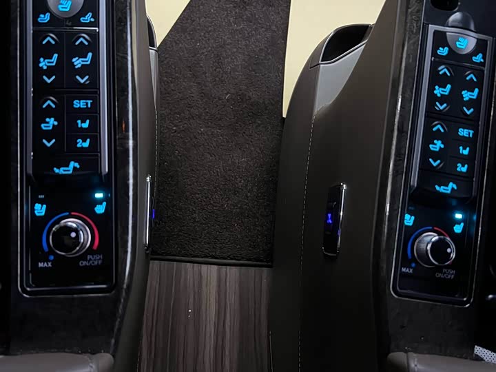 Фото 22 - Toyota Sienna