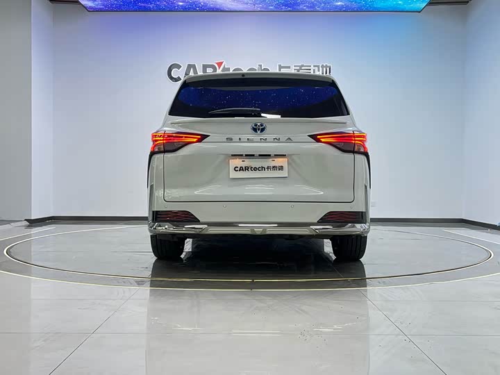 Фото 26 - Toyota Sienna