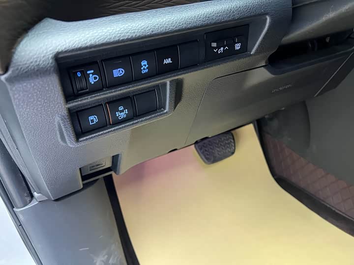 Фото 6 - Toyota Sienna