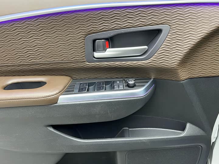 Фото 7 - Toyota Sienna