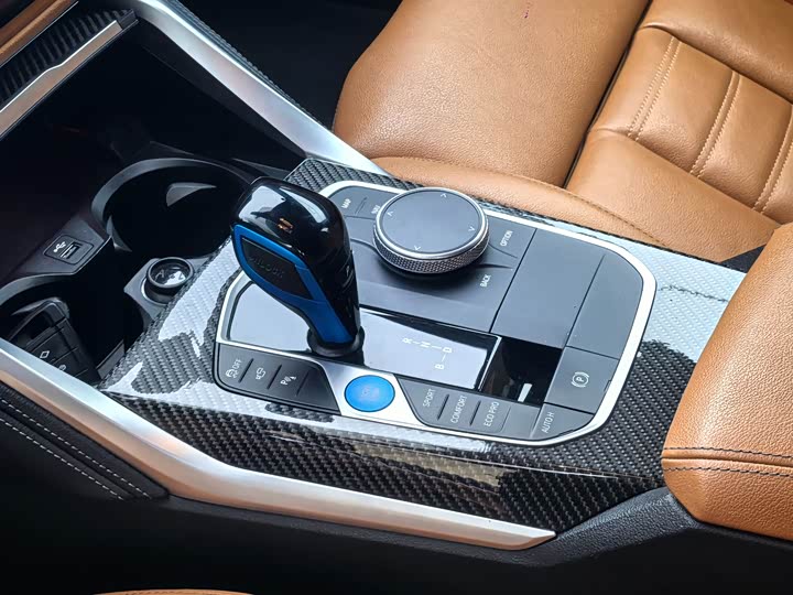 Фото 11 - BMW i4