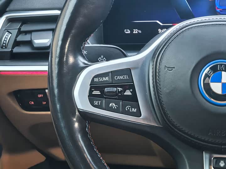 Фото 15 - BMW i4