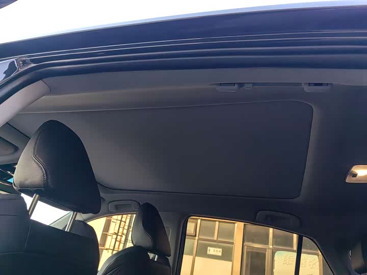 Фото 14 - Toyota Harrier