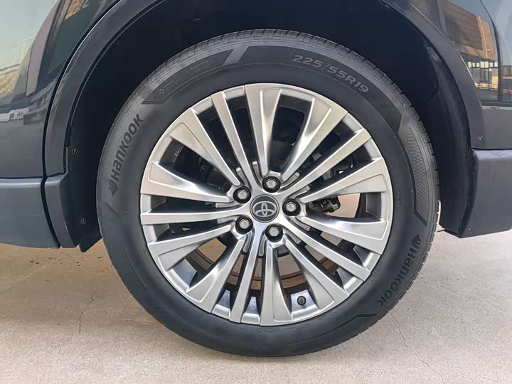 Фото 15 - Toyota Harrier