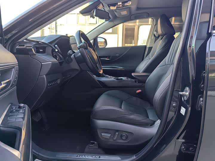 Фото 5 - Toyota Harrier