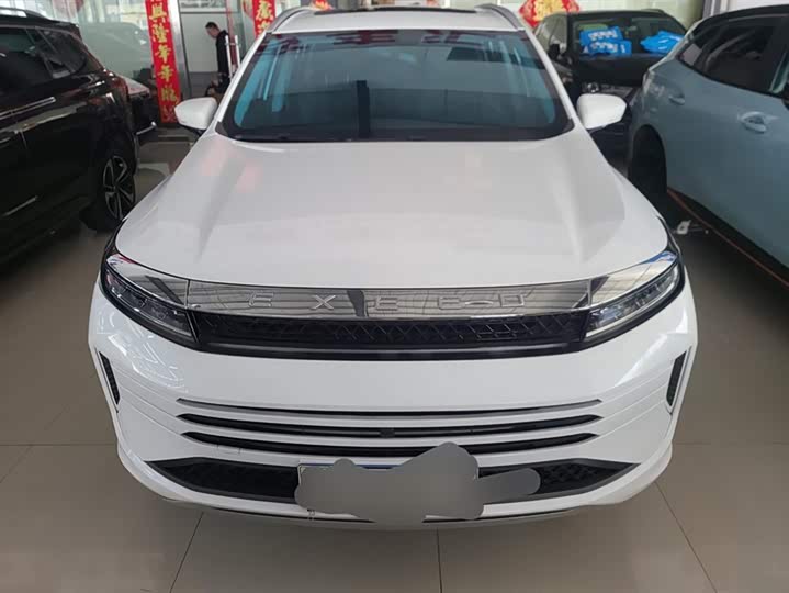 Фото 2 - Exeed LX