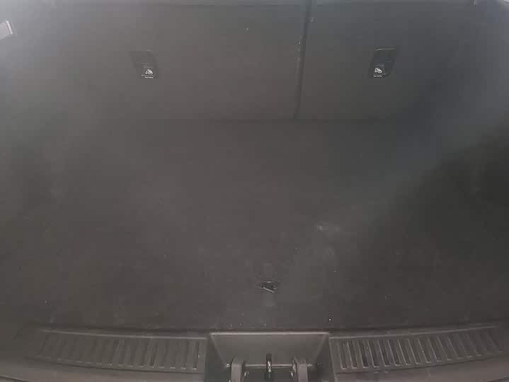 Фото 4 - Exeed LX