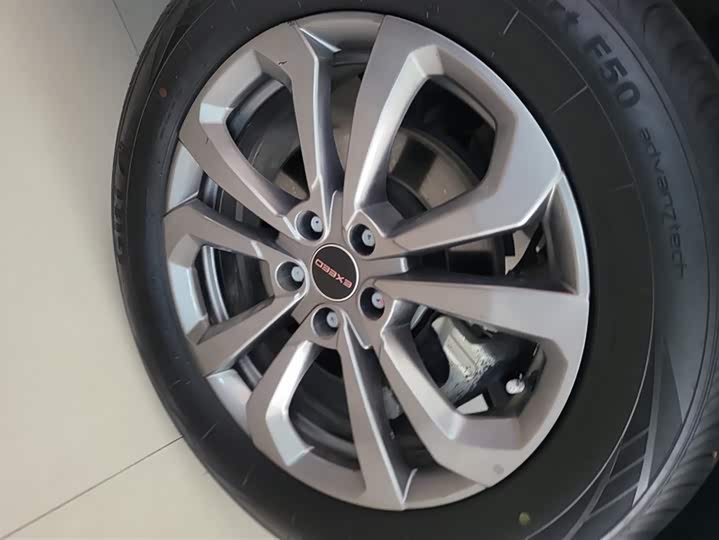 Фото 6 - Exeed LX