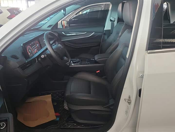 Фото 9 - Exeed LX