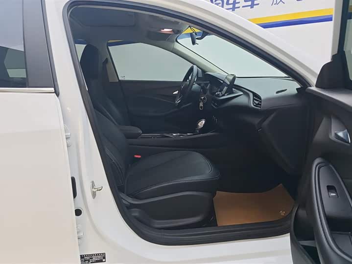 Фото 8 - Buick Verano