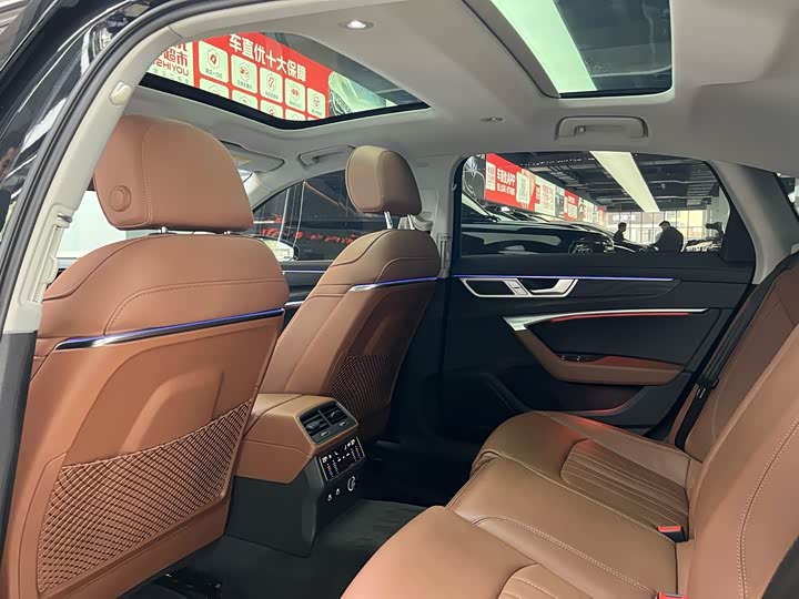 Фото 11 - Audi A6L