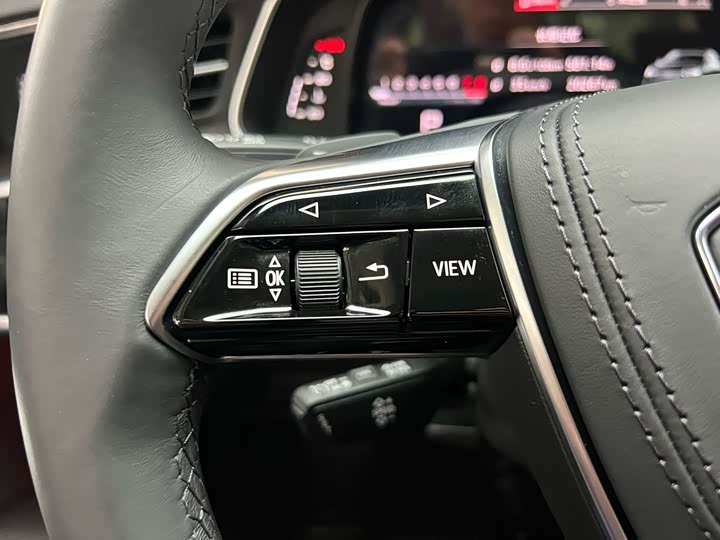 Фото 22 - Audi A6L