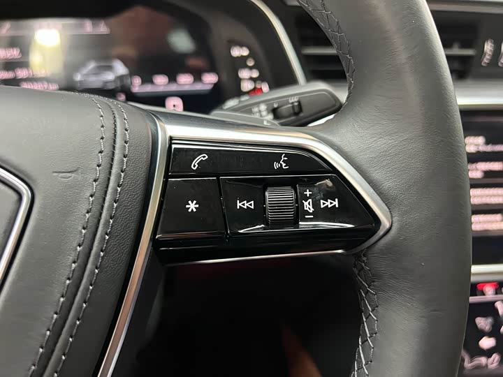 Фото 23 - Audi A6L