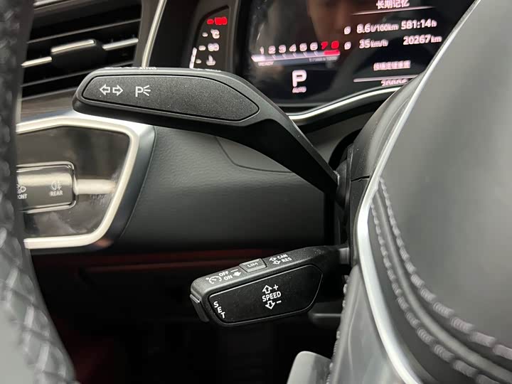 Фото 25 - Audi A6L