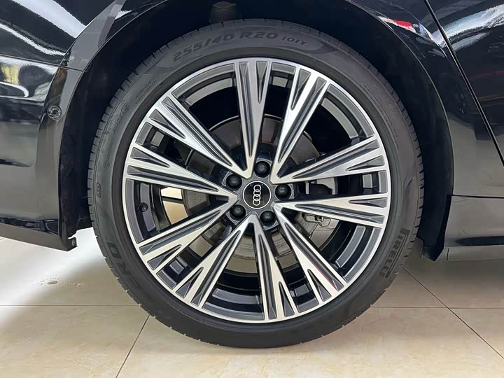 Фото 31 - Audi A6L