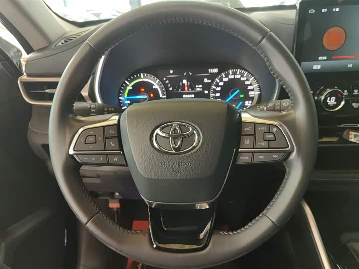Фото 11 - Toyota Highlander