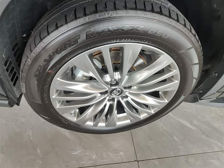 Фото 23 - Toyota Highlander