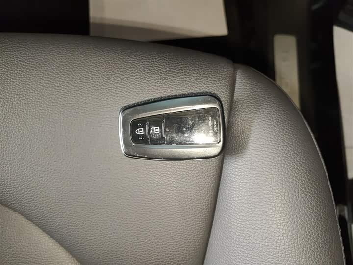 Фото 9 - Toyota Highlander