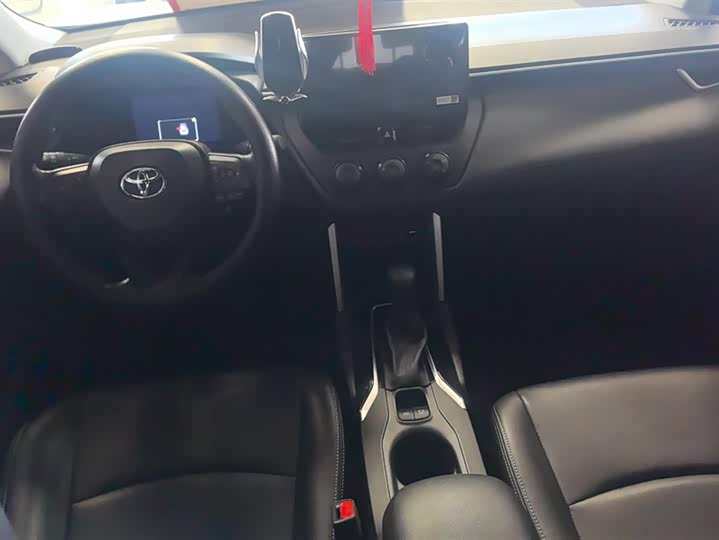 Фото 12 - Toyota Corolla Cross